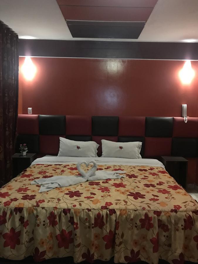 Hotel Manantial No,001 Lima Bagian luar foto